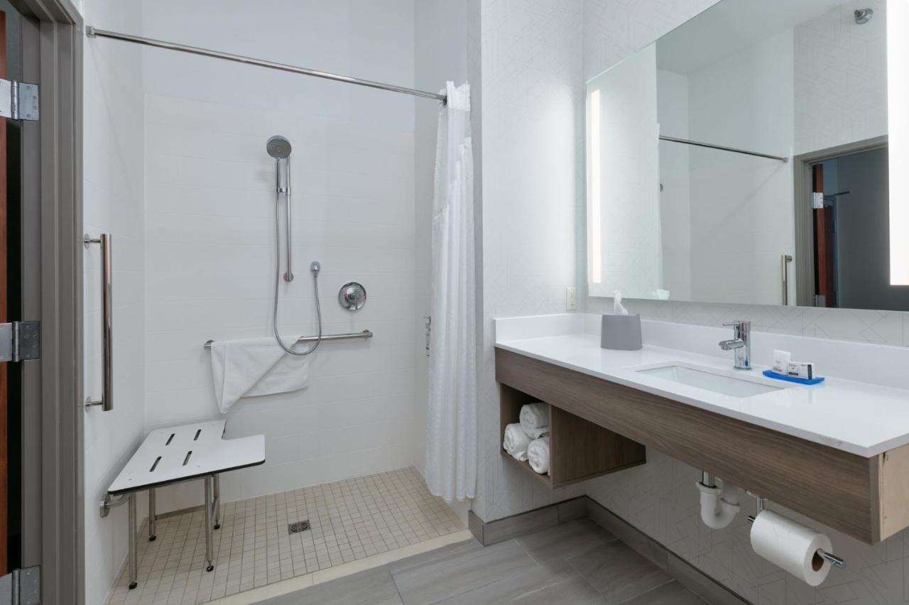 Holiday Inn Express Hotel & Suites Shakopee By Ihg Exterior photo