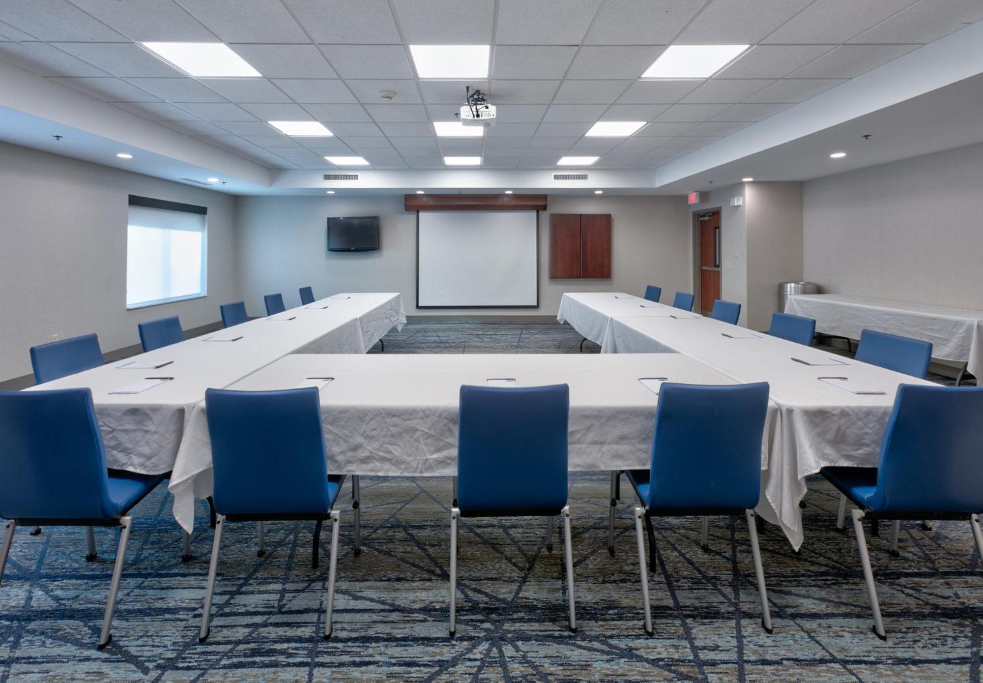 Holiday Inn Express Hotel & Suites Shakopee By Ihg Exterior photo