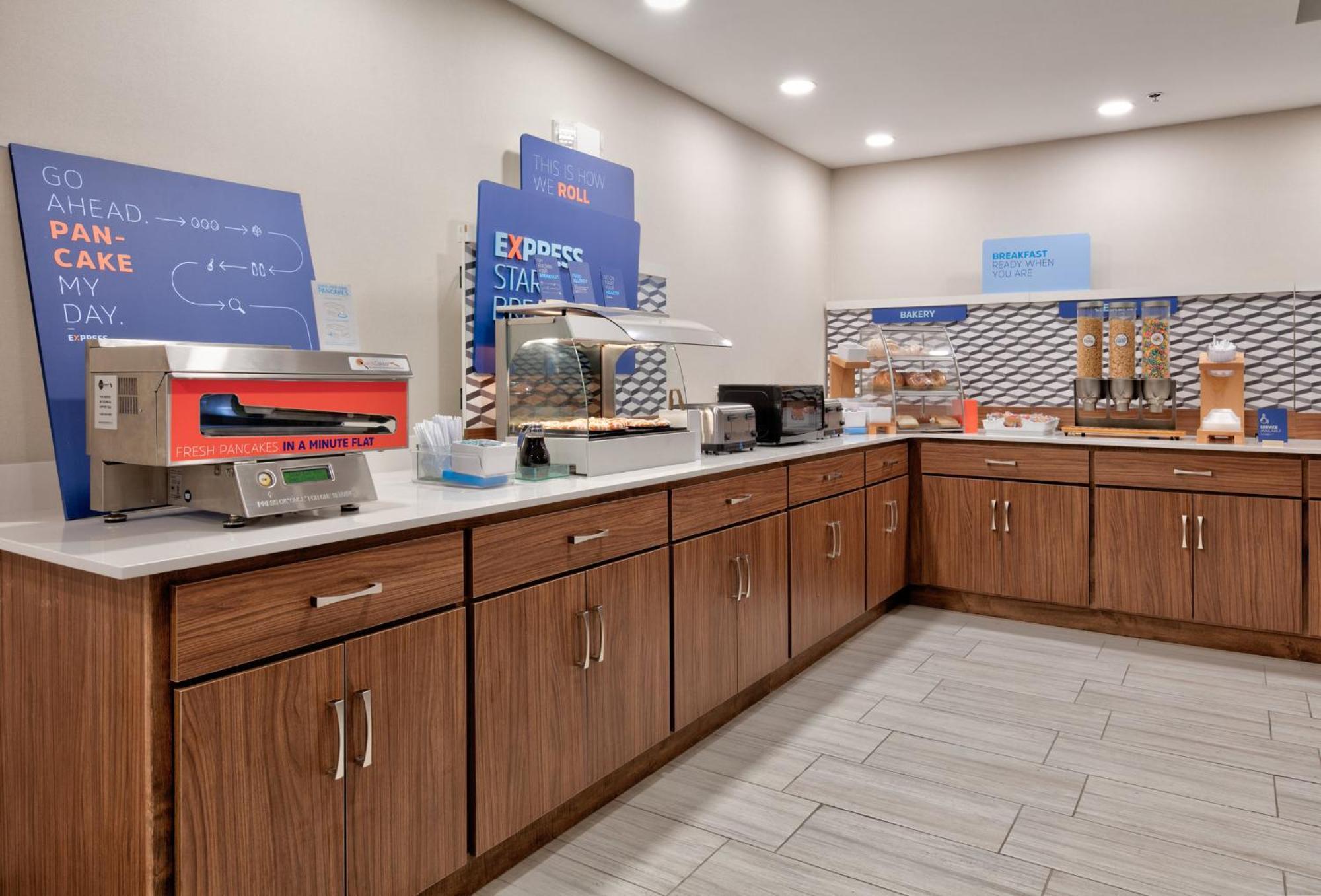 Holiday Inn Express Hotel & Suites Shakopee By Ihg Exterior photo